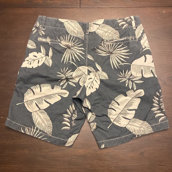 GAP - Lived in Shorts - 34w - Condition 7/10 - Picture 5 of 5